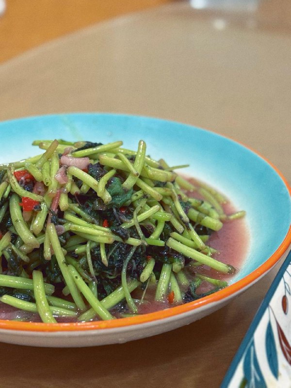 #Life #Food🥢 小满意饭店 🥢 📍 湖州·德清县· 新市镇古镇景区口💴 人均：¥50本地菜馆，座落在古镇的口子处，晚上开车过来，逛逛，顺便填饱肚子