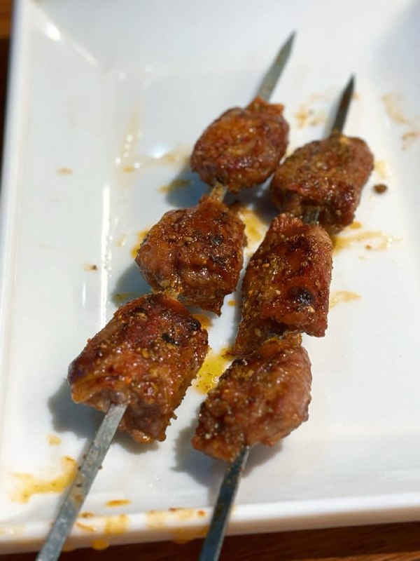 #Life #Food🥢 潮庭·大连海鲜·炭火烧烤·扇贝王(杭州店) 🥢📍 杭州·拱墅区· 河东路85号💴 人均：¥95在朝晖河东路打卡多年，竟然没留意布丁酒店这个院内还内有乾坤