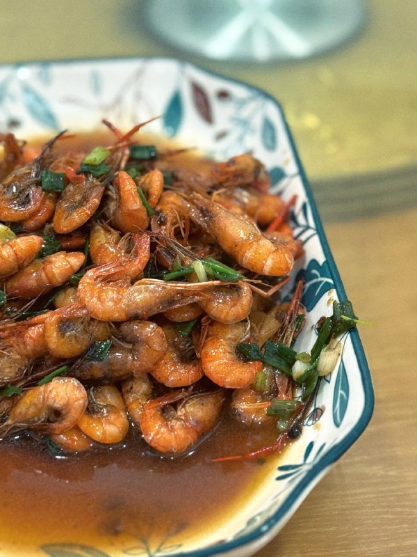 #Life #Food🥢 小满意饭店 🥢 📍 湖州·德清县· 新市镇古镇景区口💴 人均：¥50本地菜馆，座落在古镇的口子处，晚上开车过来，逛逛，顺便填饱肚子