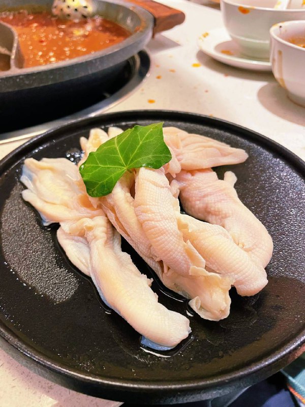 #Life #Food⭐️ 寻XUN·森系火锅(武林路店) ⭐️📍 杭州 · 教场路与开化路交叉口东40米（望湖宾馆旁边）💰 人均：¥150其实本来想去吃最近很火的珮姐火锅，但是手机上一看晚上 800 多桌排队还是劝退了，索性也在景区附近找一家口碑还不错的重庆辣锅吃吧