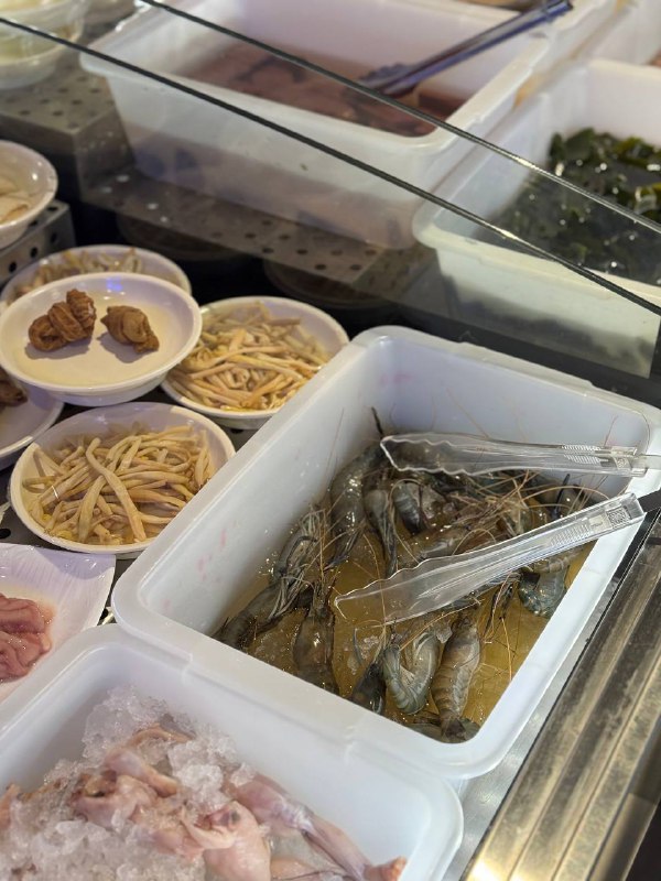 #Life #Food今天介绍一家黄牛肉火锅自助，在杭州的一众牛肉自助火锅大军中，我可以很负责的说无论是单说性价比还是肉的质量，都是天花板级别