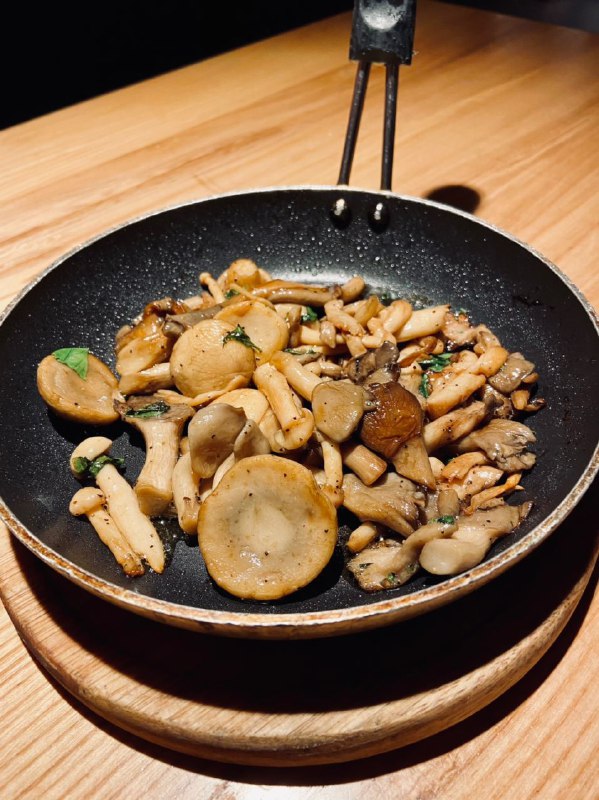 #Food #Life🦉 终于有空打卡一家心仪已久的创意菜餐厅了，今天的餐厅主打素食，看看素食能玩出什么花来吧