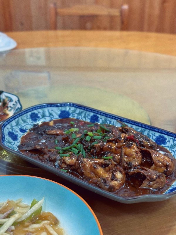 #Life #Food🥢 小满意饭店 🥢 📍 湖州·德清县· 新市镇古镇景区口💴 人均：¥50本地菜馆，座落在古镇的口子处，晚上开车过来，逛逛，顺便填饱肚子