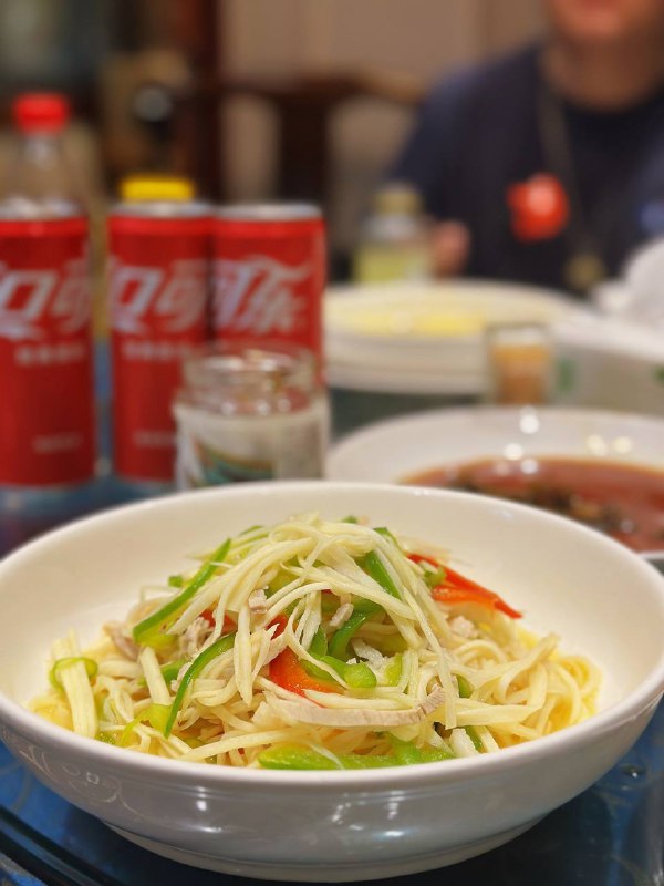 #Life #Food🥢 欢乐小酒馆📍 杭州· 临平·清水弄61号💰 人均：¥120在临平的一家有趣的小馆子