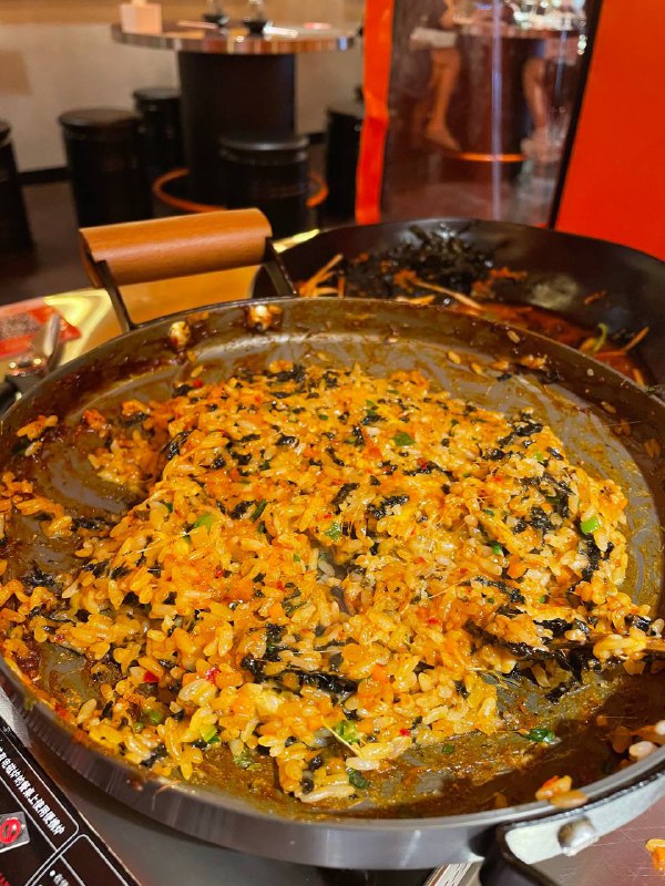 #Life #Food⭐️ 小李布车·韩式大排档 ⭐️📍 杭州 · 杭行路万达金街西入口4幢118号💰 人均：¥105万达金街一期东侧的第一家店，这家店原来是无限量大骨，就是在潘老板旁边