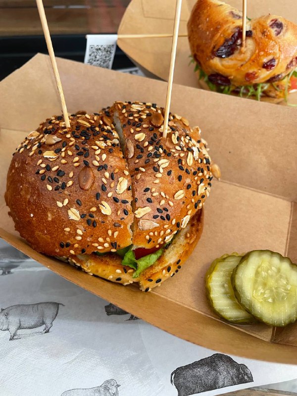 #Life #Food🎉 觅食探店主题回归 🎉通过昨天的投票，63% 的朋友还是希望能够恢复觅食探店主题，也有几位朋友表示就是因为这个主题才关注了不求甚解