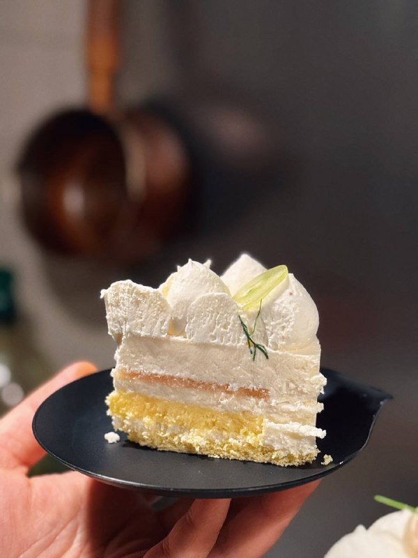 #Life #Food🥳 室友生日，祝她生日快乐！🍰 订了我心中杭城中比较 TOP 的蛋糕