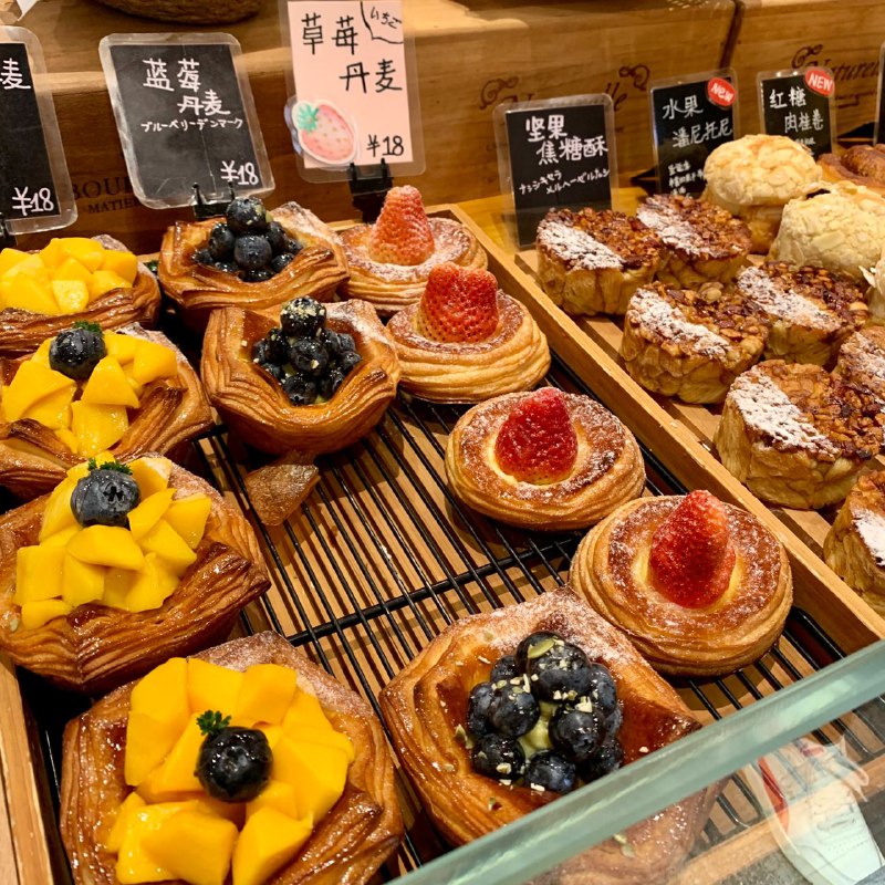 #Food #Life🦉 入冬了，各位有好好吃早饭么？如果平时太忙（lan）没有时间做早餐，可以提前买些面包然后配合其他饮品来补充能量