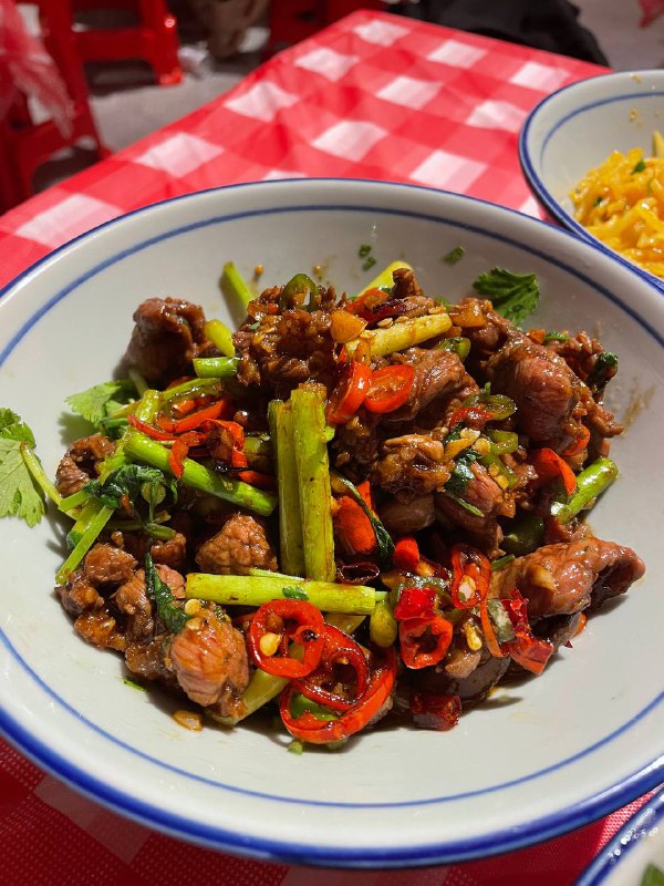 #Life #Food🌶️ 荆九爷爆炒桥头三嫩 🌶️📍  杭州·宝港生活广场 4 幢 109 号💰 人均：¥72宝港生活广场南边，开车进来现在推荐从东门进入，不要开到肉本家麦当劳这边，尽可能在园区里停好，不然容易开到断头路