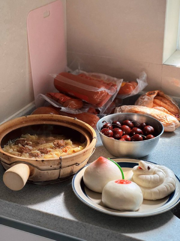 #Life #Food 🚄 昨天晚上回到杭州，上午睡了个懒觉