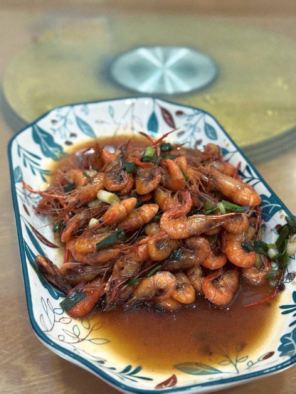 #Life #Food🥢 小满意饭店 🥢 📍 湖州·德清县· 新市镇古镇景区口💴 人均：¥50本地菜馆，座落在古镇的口子处，晚上开车过来，逛逛，顺便填饱肚子