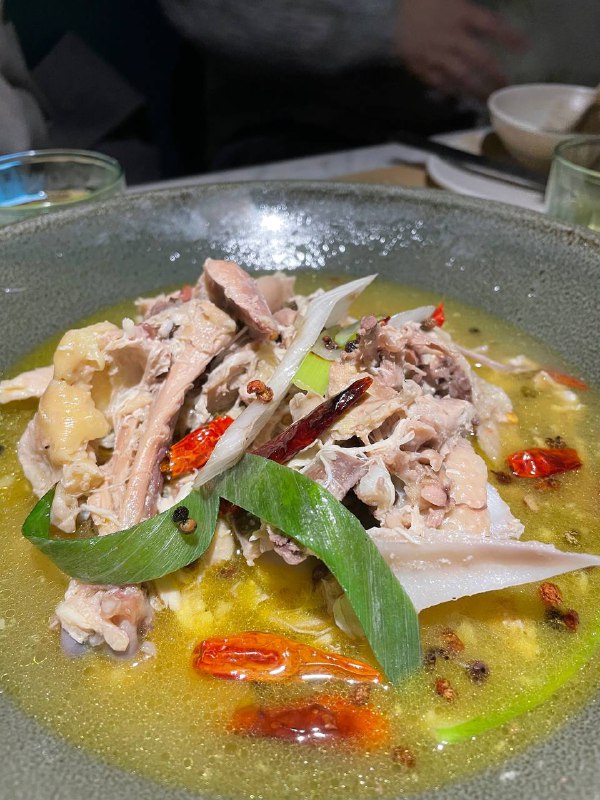 #Life #Food景区里的一家网红餐厅，环境来真的没话说，工作日的晚上不会排队