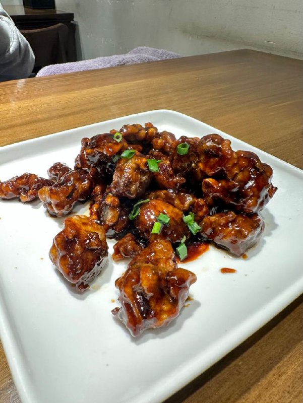 #Life #Food⭐️ 醉也小馆 ⭐️📍 杭州· 月亮路60号（近大悦城）💰 人均：¥160开在月亮路这条小街里的一家小店，停车方便，当然逛大悦城的话也可以把车停在大悦城里，走过来的话五六分钟就行