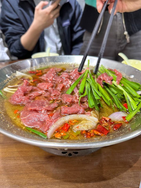 #Life #Food⭐️ 岳阳楼 ⭐️📍 杭州·滨兴小区商铺105号💰 人均：¥58🌶️ 岳阳楼虽然名字起得宏大，但却是个小馆子