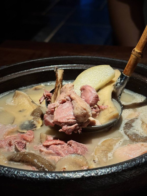 #Life #Food🥢 喜蕈XIIXUNG·山野土菜 🥢📍 杭州·余杭区· 荆长路40号（月芽自由餐厅隔壁）💴 人均：¥150藏身在荆长路，壹集的这个园区，和月芽、万岁是邻居