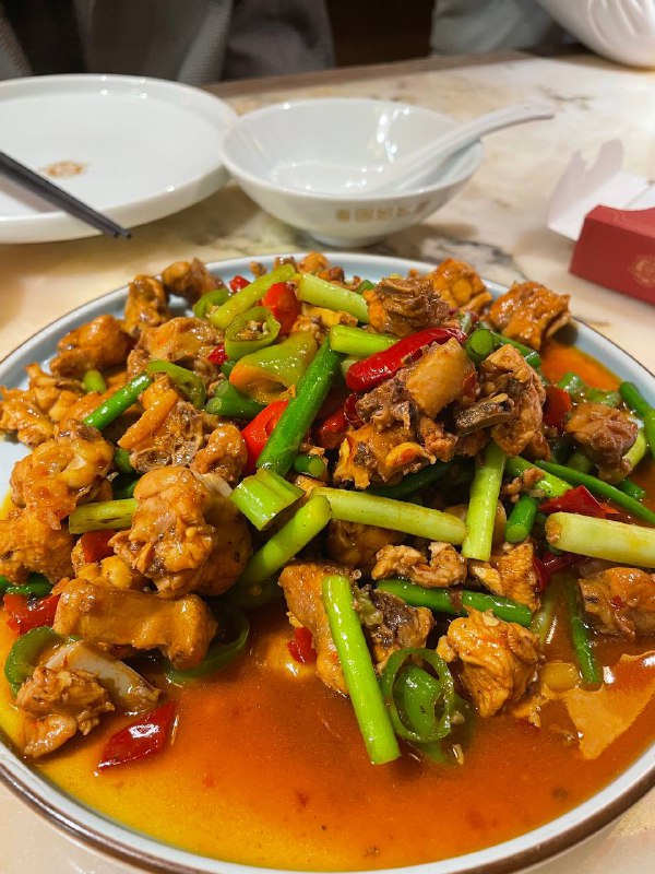 #Life #Food⭐️ 喜园妈妈菜（华夏之心店） ⭐️📍 杭州 · 景兴路与联创街交叉口华夏之心商场3楼301-304💰 人均：¥88喜园妈妈菜是一家衢州菜馆，在杭州有四家分店，价格适中味道不错