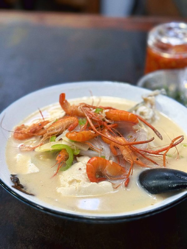 #Life #Food🥢 三合鲜虾面 🥢📍 湖州·德清县· 百乐街43/43-1号💴 人均：¥40工作日的早午餐来三合吃面