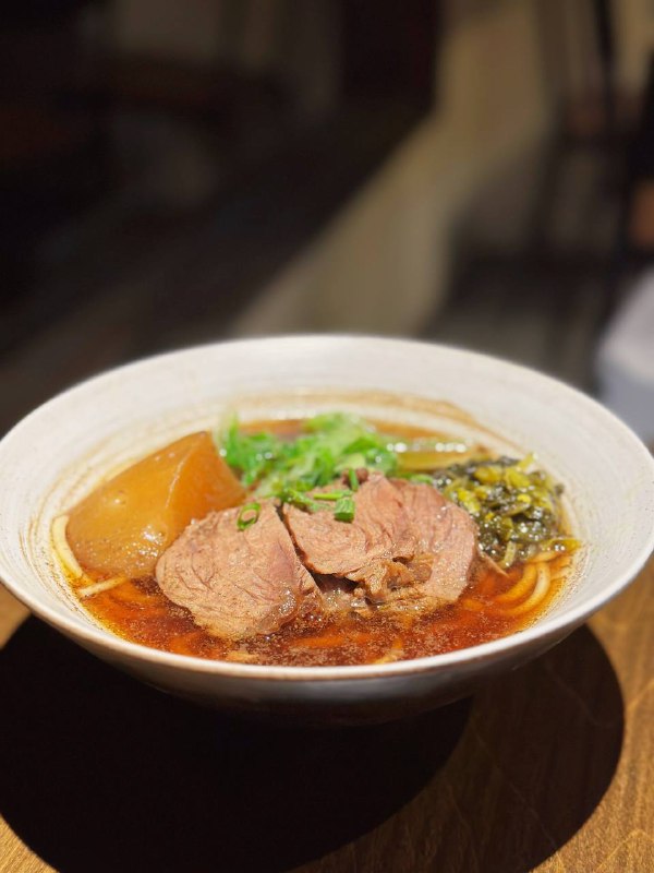 #Life #Food虽然今天不是周日，但是鉴于昨天吃了还不错的店，恰好大家距离下班还有些时间（ ？），就更新一期觅食