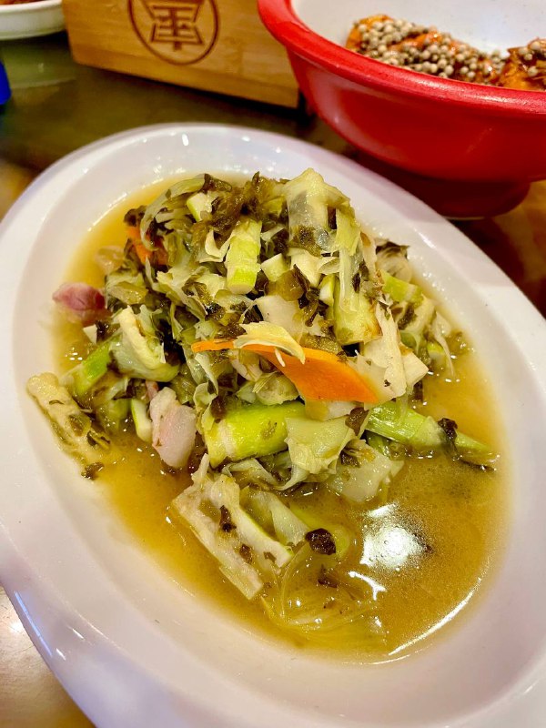 #Life #Food⭐️ 宝中宝食府（清泰街店） ⭐️📍 杭州 · 清泰街 224 号（靠近第六空间）这家店是老杭州的那种两层楼的酒楼风格，一楼大堂没有做的地方，里面的房间可以坐几桌客人