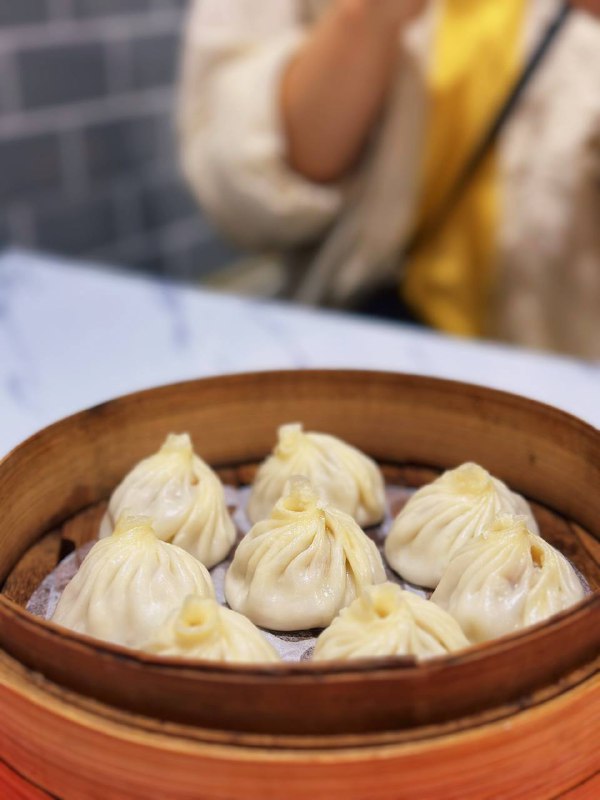 #Life #Food🥢 大壮小吃📍 杭州· 拱墅 · 和睦路 47 号杨家门菜市场一楼入口处💰 人均：¥20杨家门菜市场门口的大壮小吃，主打烫面小笼