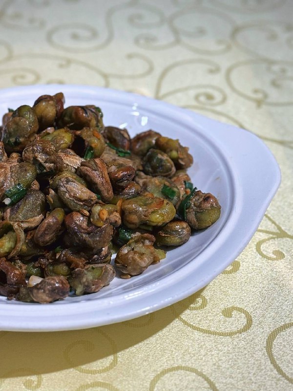 #Life #Food关注我大众点评、即刻或者本频道觅食系列的老朋友应该知道，我之前非常喜欢杭州拱墅信义坊的一家叫做「勇贤小吃」的小炒馆子