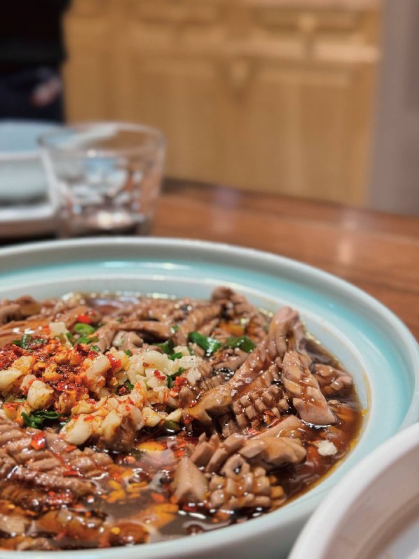 #Life #Food🧑‍🍳 民厨饭堂私房菜📍 杭州· 拱墅 · 河东路109号（朝晖七区南区7号楼沿街）💰 人均：¥130（建议多人前往，1-2人点餐尴尬）在收藏了1088天之后，我终于来吃民厨了