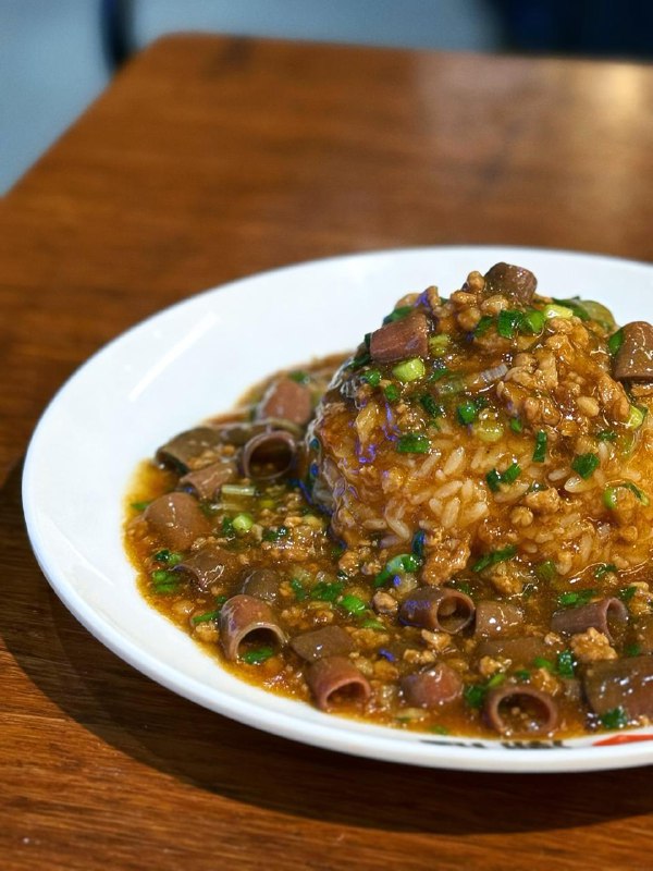 #Life #Food🥢 潮庭·大连海鲜·炭火烧烤·扇贝王(杭州店) 🥢📍 杭州·拱墅区· 河东路85号💴 人均：¥95在朝晖河东路打卡多年，竟然没留意布丁酒店这个院内还内有乾坤