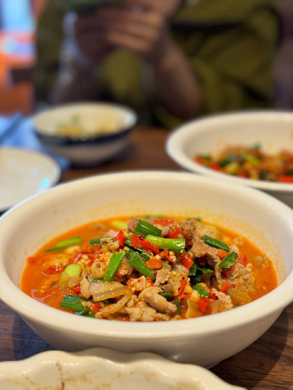 #Life #Food又是许久未更新的觅食系列，今天推荐一家在杭州非常小众，但是又能列入我年度最爱的馆子的一家湘菜馆