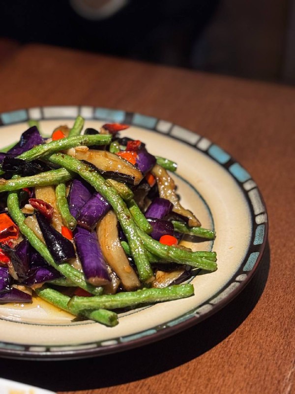 #Life #Food🐟 角该餐厅📍 杭州·拱墅·莫干山路隐秀银座地下一层（什么甜对面）💰 人均：¥80大悦城对面隐秀江南的一家融合餐馆
