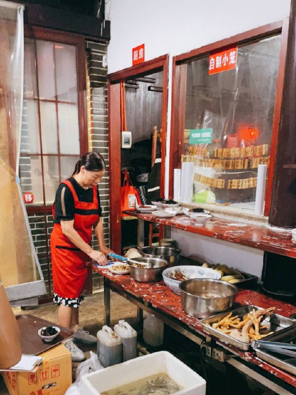 #Life #Food今天分享一家国庆期间在绍兴寻得一家不错的当地菜