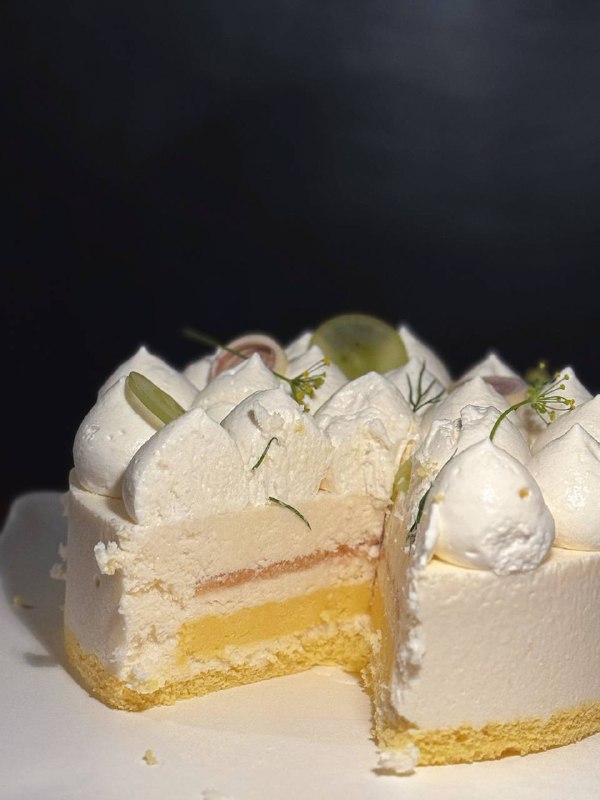 #Life #Food🥳 室友生日，祝她生日快乐！🍰 订了我心中杭城中比较 TOP 的蛋糕