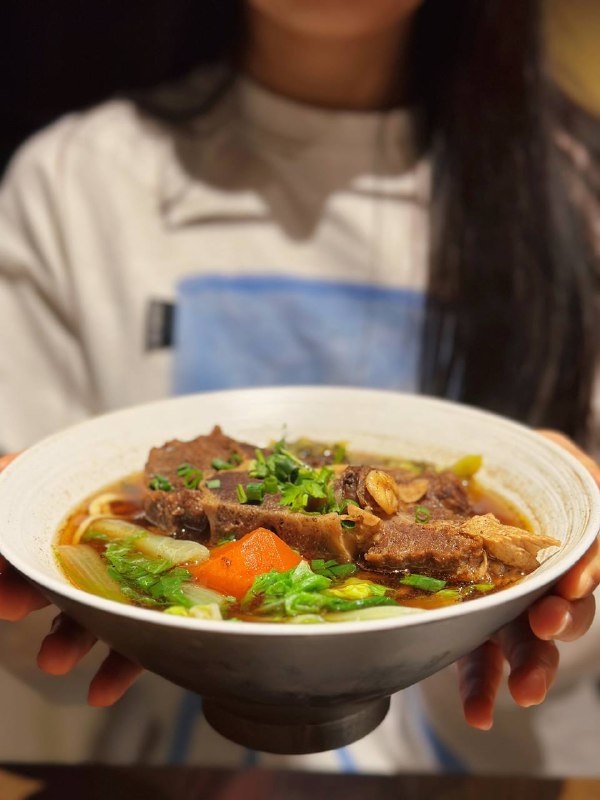 #Life #Food虽然今天不是周日，但是鉴于昨天吃了还不错的店，恰好大家距离下班还有些时间（ ？），就更新一期觅食