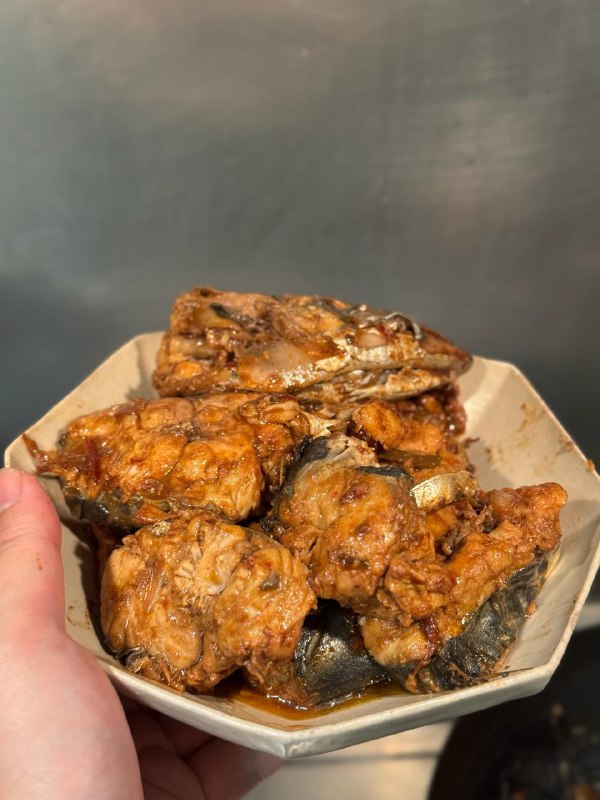 #Life #Food🦀 在家吃顿海鲜📦 上周老妈打电话过来说，五一青岛就要封海了，趁封海之前买点海鲜给我寄过来