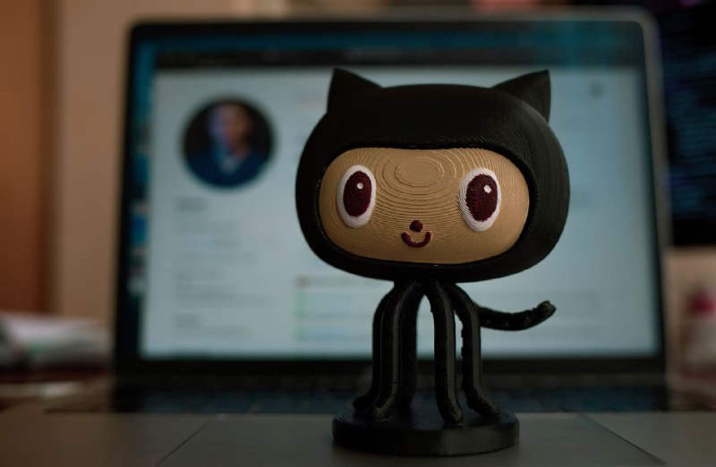 #Web #GitHub🤖️ 分享有趣、入门级的开源项目 —— HelloGitHub💡 HelloGitHub 是一个专注于分享 GitHub 上有趣、入门级开源项目的网站