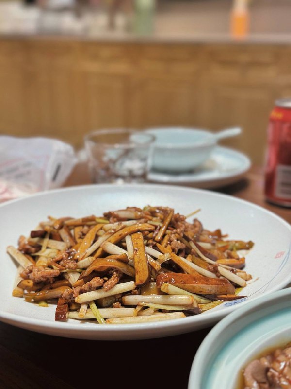 #Life #Food🧑‍🍳 民厨饭堂私房菜📍 杭州· 拱墅 · 河东路109号（朝晖七区南区7号楼沿街）💰 人均：¥130（建议多人前往，1-2人点餐尴尬）在收藏了1088天之后，我终于来吃民厨了