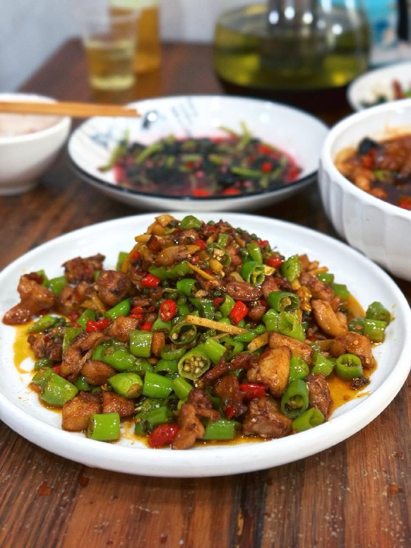 #Life #Food🥢 笑傲江湖（竞舟路店） 🥢📍 杭州·西湖区· 竞舟路28号💴 人均：¥60川菜小馆子