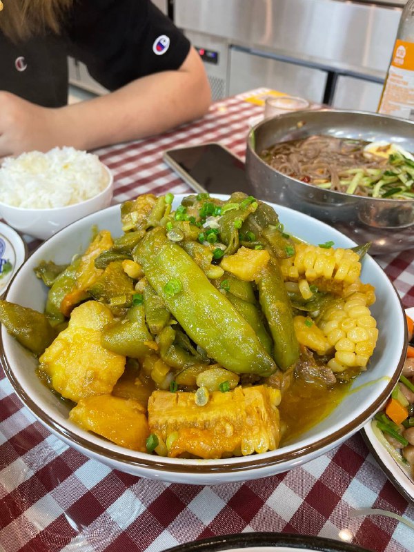 #Life #Food⭐️ 郭包又东北菜 ⭐️📍 杭州 · 北部软件园中天园外围又是一家新开的东北菜，最近一直能在各个社交平台上刷到