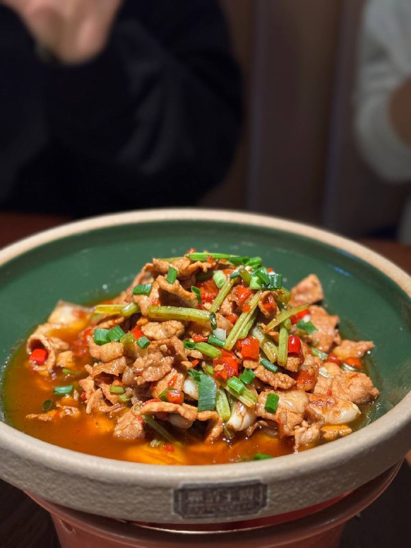 #Life #Food🐟 角该餐厅📍 杭州·拱墅·莫干山路隐秀银座地下一层（什么甜对面）💰 人均：¥80大悦城对面隐秀江南的一家融合餐馆