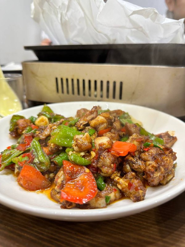 #Life #Food⭐️ 岳阳楼 ⭐️📍 杭州·滨兴小区商铺105号💰 人均：¥58🌶️ 岳阳楼虽然名字起得宏大，但却是个小馆子