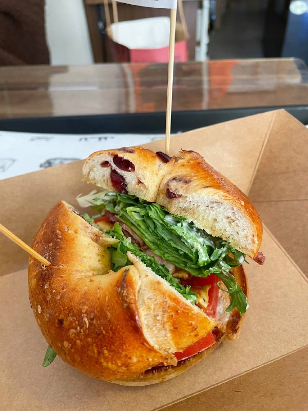 #Life #Food🎉 觅食探店主题回归 🎉通过昨天的投票，63% 的朋友还是希望能够恢复觅食探店主题，也有几位朋友表示就是因为这个主题才关注了不求甚解