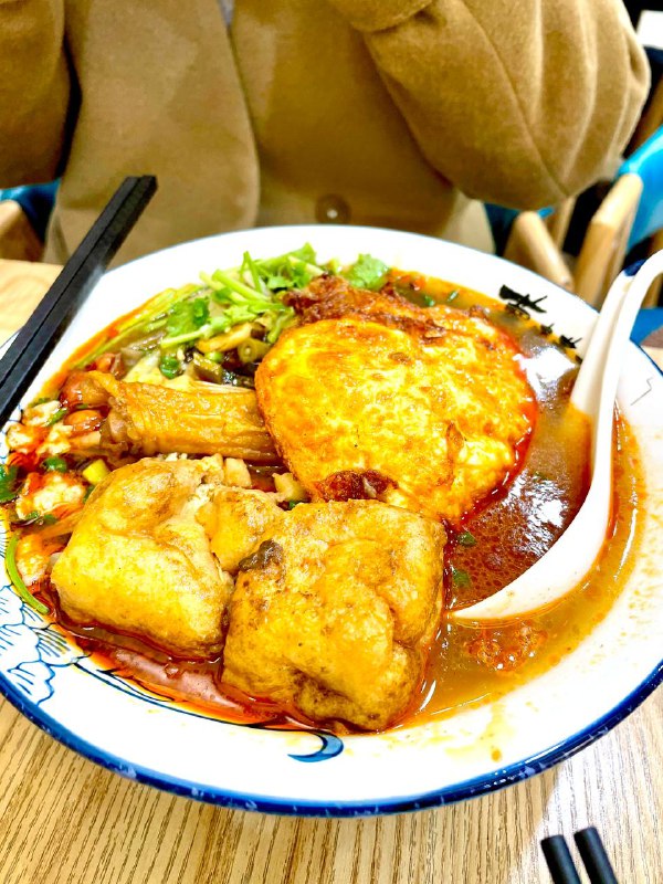 #Food #Life🦉 最近这两年螺蛳粉真的很火爆，从 李子柒的视频 开始，一直到现在各种柳州厂商带有地理绿标认证的预包装螺蛳粉，可谓是琳琅满目