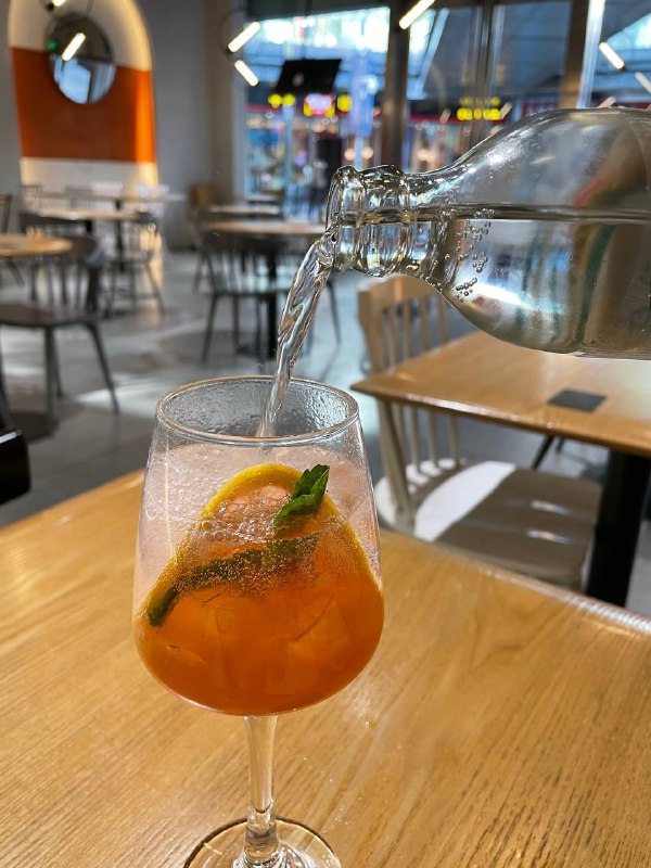 #Life #Food⭐️ Hello 27 ⭐️📍 杭州 · 教工路 18 号 EAC 欧美中心一楼 D110-1💰 人均：¥85如果你去过杭州的嘉里中心，那 Super 27 你应该听说过，这家 Hello 27 就是师出同门的一家西餐厅