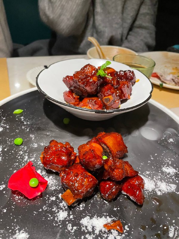 #Life #Food景区里的一家网红餐厅，环境来真的没话说，工作日的晚上不会排队