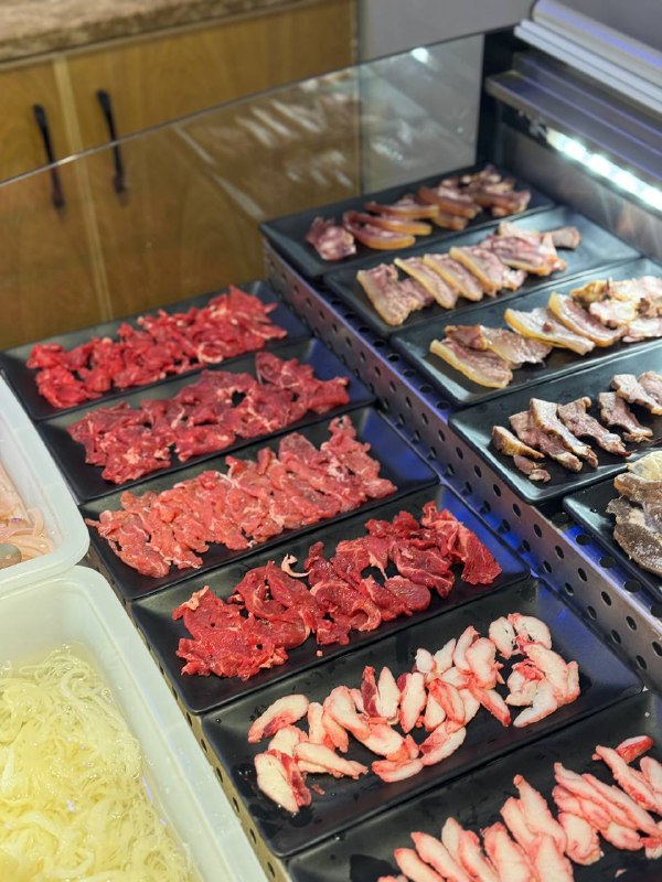 #Life #Food今天介绍一家黄牛肉火锅自助，在杭州的一众牛肉自助火锅大军中，我可以很负责的说无论是单说性价比还是肉的质量，都是天花板级别