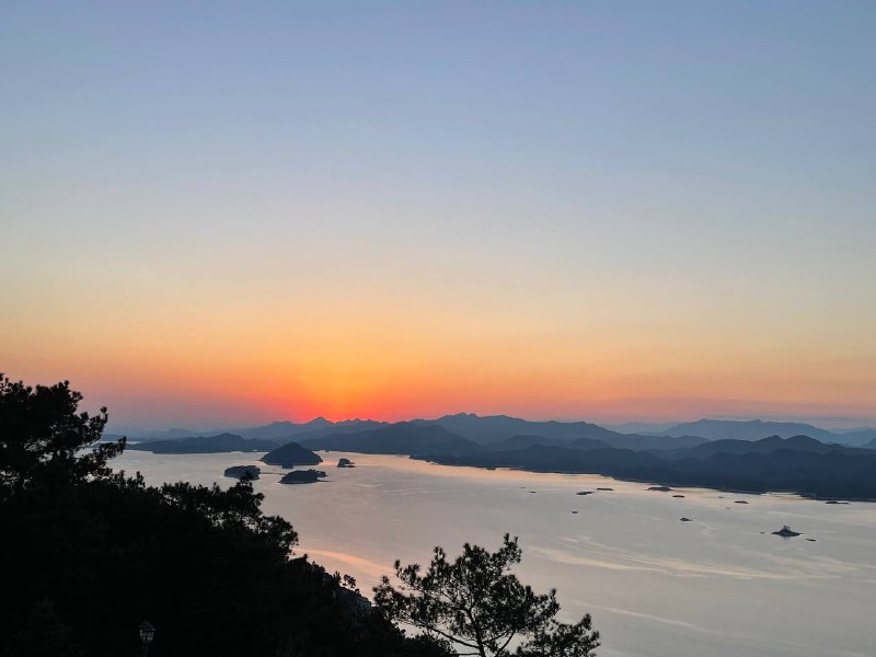 #Food #Life🦉 终于放假了，频道主这两天来千岛湖放松一下