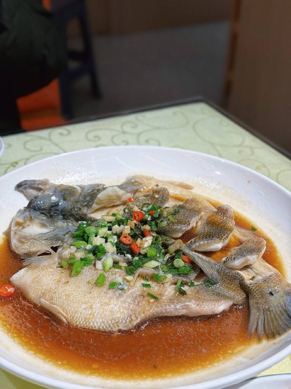 #Life #Food关注我大众点评、即刻或者本频道觅食系列的老朋友应该知道，我之前非常喜欢杭州拱墅信义坊的一家叫做「勇贤小吃」的小炒馆子