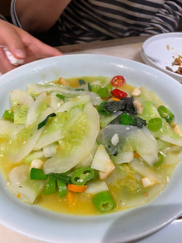 #Life #Food⭐️ 喜园妈妈菜（华夏之心店） ⭐️📍 杭州 · 景兴路与联创街交叉口华夏之心商场3楼301-304💰 人均：¥88喜园妈妈菜是一家衢州菜馆，在杭州有四家分店，价格适中味道不错