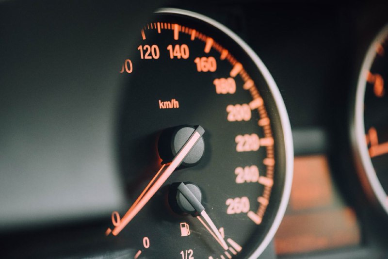 #Life🚗 租车自驾旅行小贴士🔍 前一篇推送讲了一下上一周我去贵州旅行，这次旅行中比较不一样的是我租了一辆电动车在省内进行了为期三天的自驾