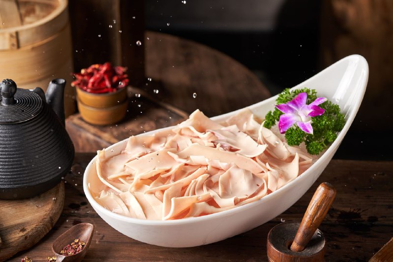 #Food #Life #芝加哥📩 接群友来稿，她向我们介绍了芝加哥神仙川渝火锅店 侨林⭐️ 侨林火锅 ⭐️📍Location: 2105 S Jefferson St. Chicago, IL 60616 (With Designated Free Parking.)🥢 红糖糍粑我自己是很少吃甜的东西的，但是对糯米类的食物是情有独钟的