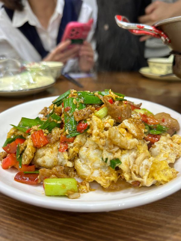 #Life #Food⭐️ 岳阳楼 ⭐️📍 杭州·滨兴小区商铺105号💰 人均：¥58🌶️ 岳阳楼虽然名字起得宏大，但却是个小馆子
